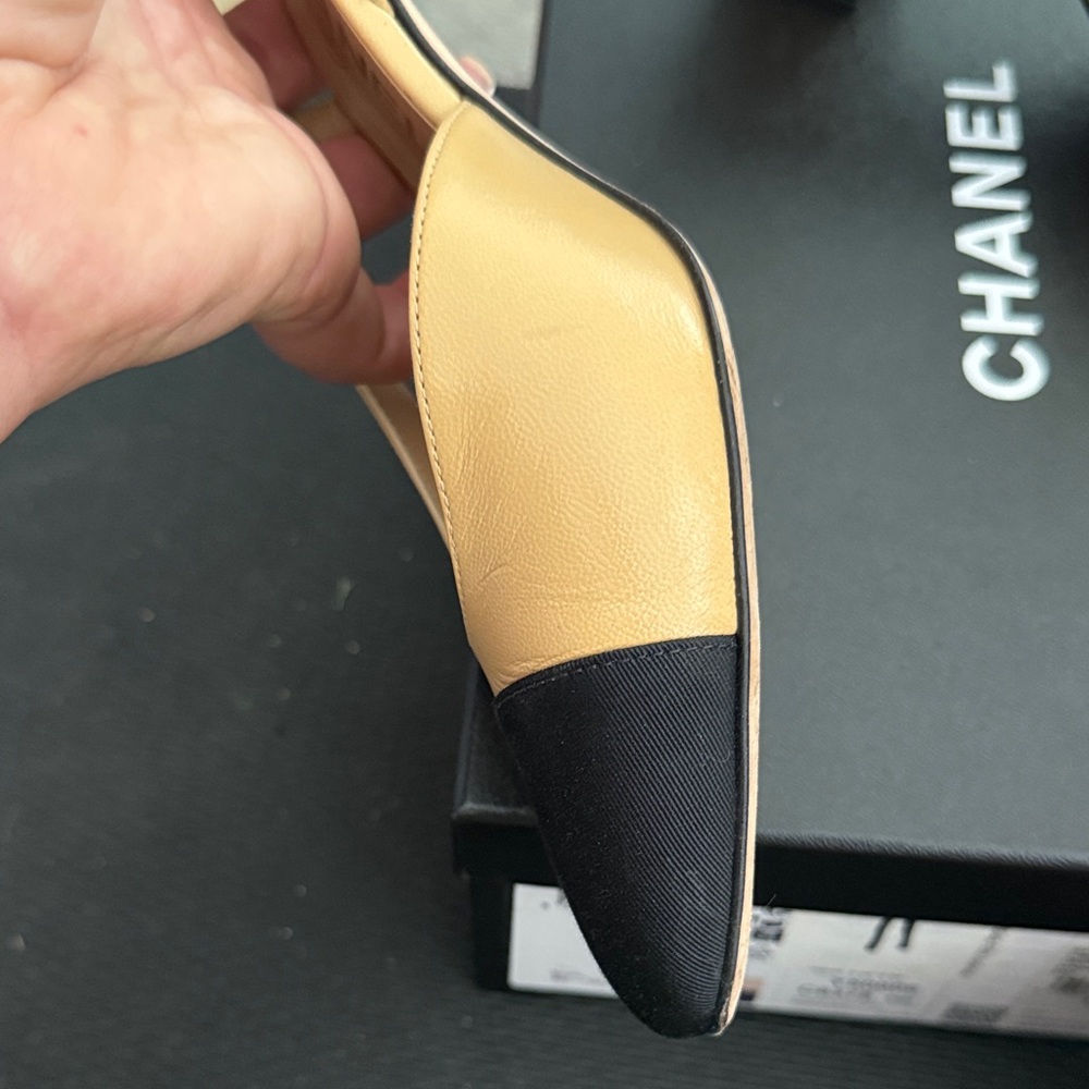 CHANEL Tan and Black Slingback Heels - Picture 7 of 7